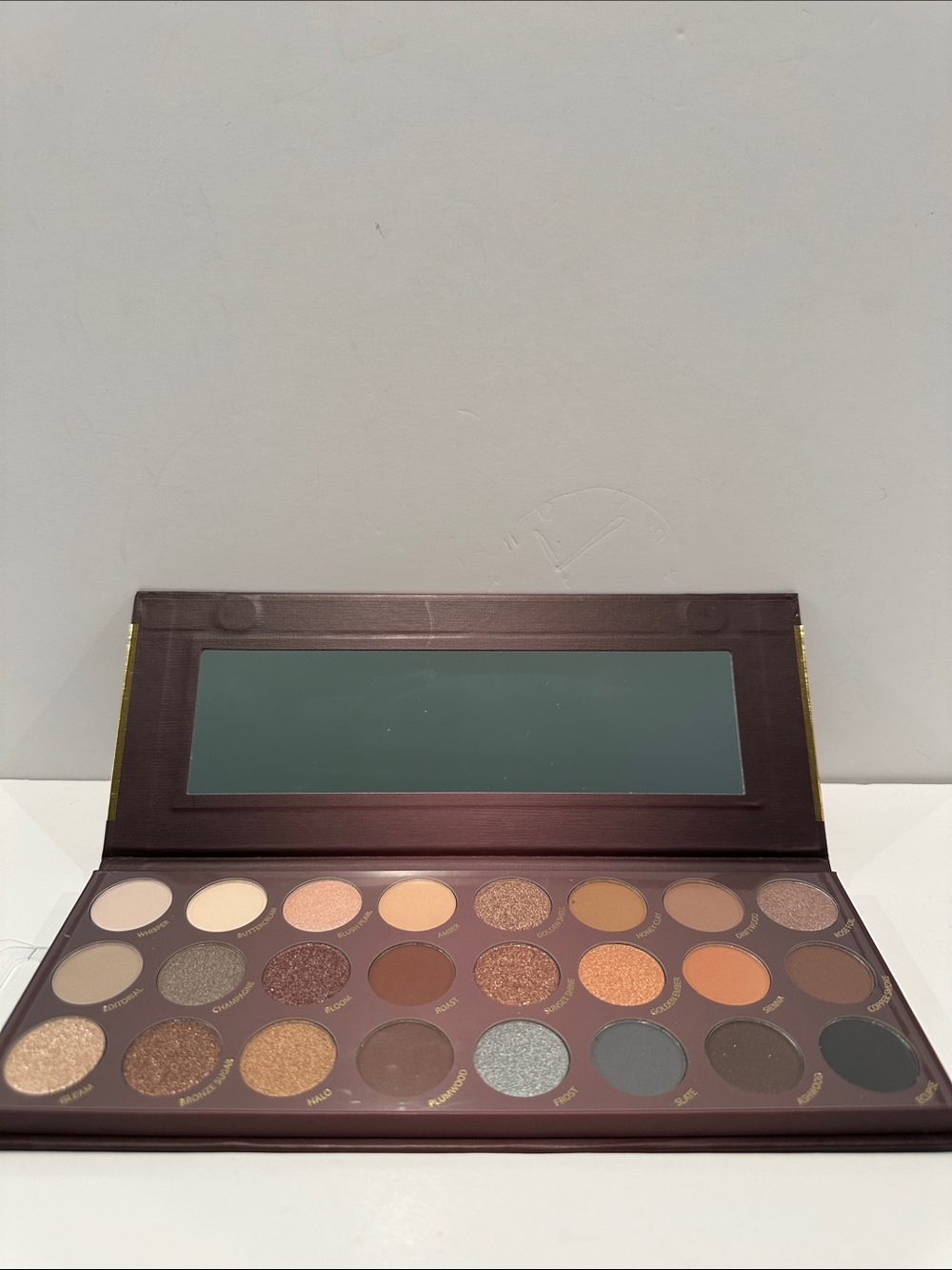 Beauty Evolved 24 Piece Nude Eyeshadow Palette.